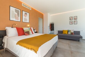 Room - Flamingo's Way: modern penthouse, large terrace, stunning view of sea and city (Cagliari)