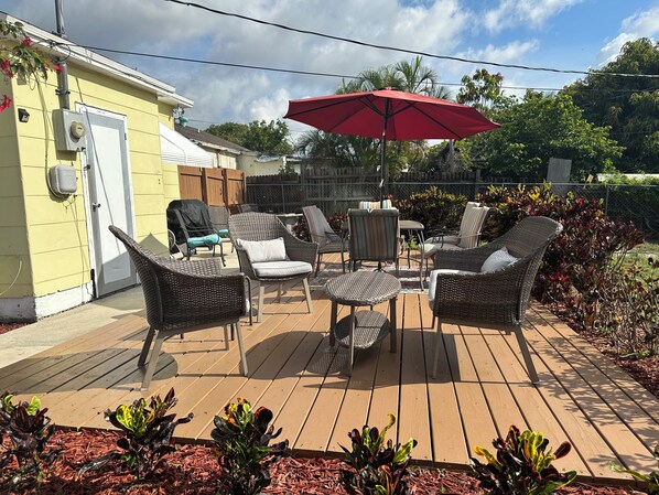 Terrace/patio - Key West Style House 5 Minutes to the Beach Driveway Parking Quick access to 95 (Lake Worth Beach)