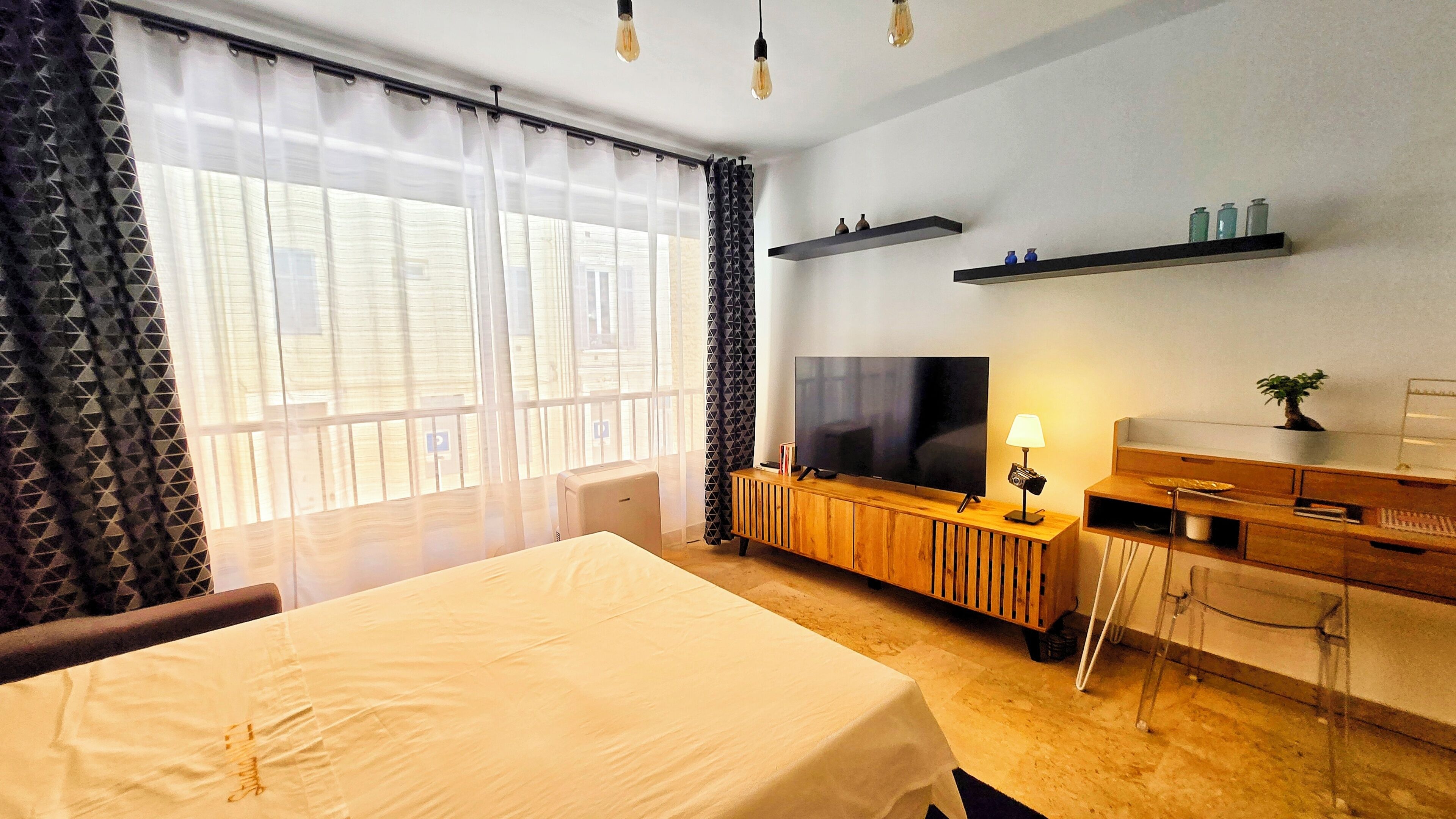 1 bedroom, iron/ironing board, internet, bed sheets