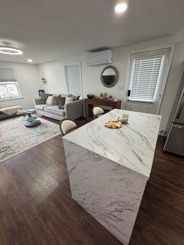 Living area - Cozy 1-bedroom house in beautiful Hartford with AC-mini splits (Hartford)