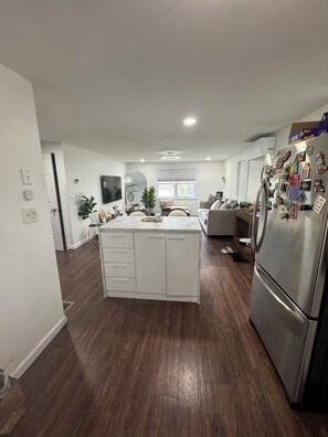 Interior - Cozy 1-bedroom house in beautiful Hartford with AC-mini splits (Hartford)