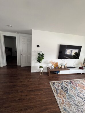 Interior - Cozy 1-bedroom house in beautiful Hartford with AC-mini splits (Hartford)