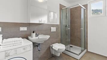 Comfort Apartment, 1 Queen Bed with Sofa bed | Bathroom