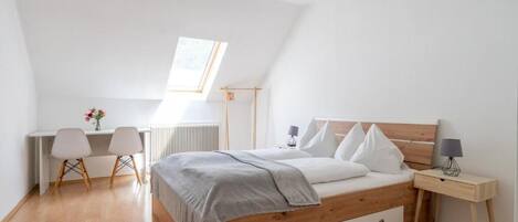 Apartment | Blackout drapes, WiFi (free)