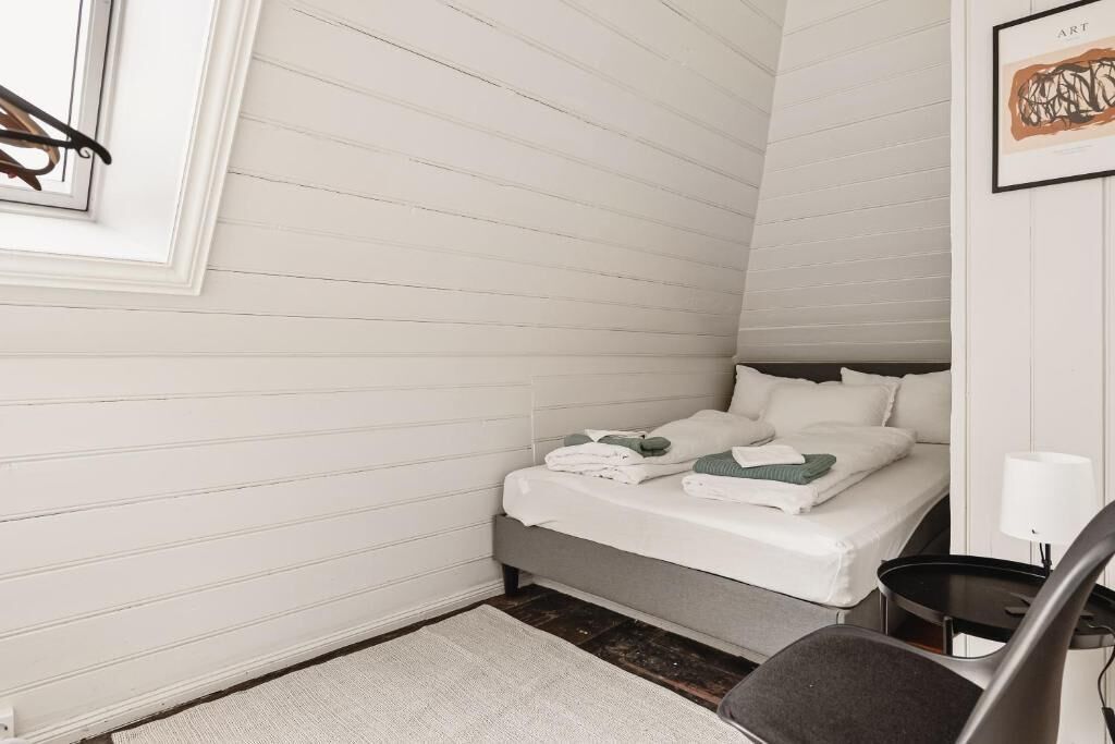 4 bedrooms, WiFi, bed sheets