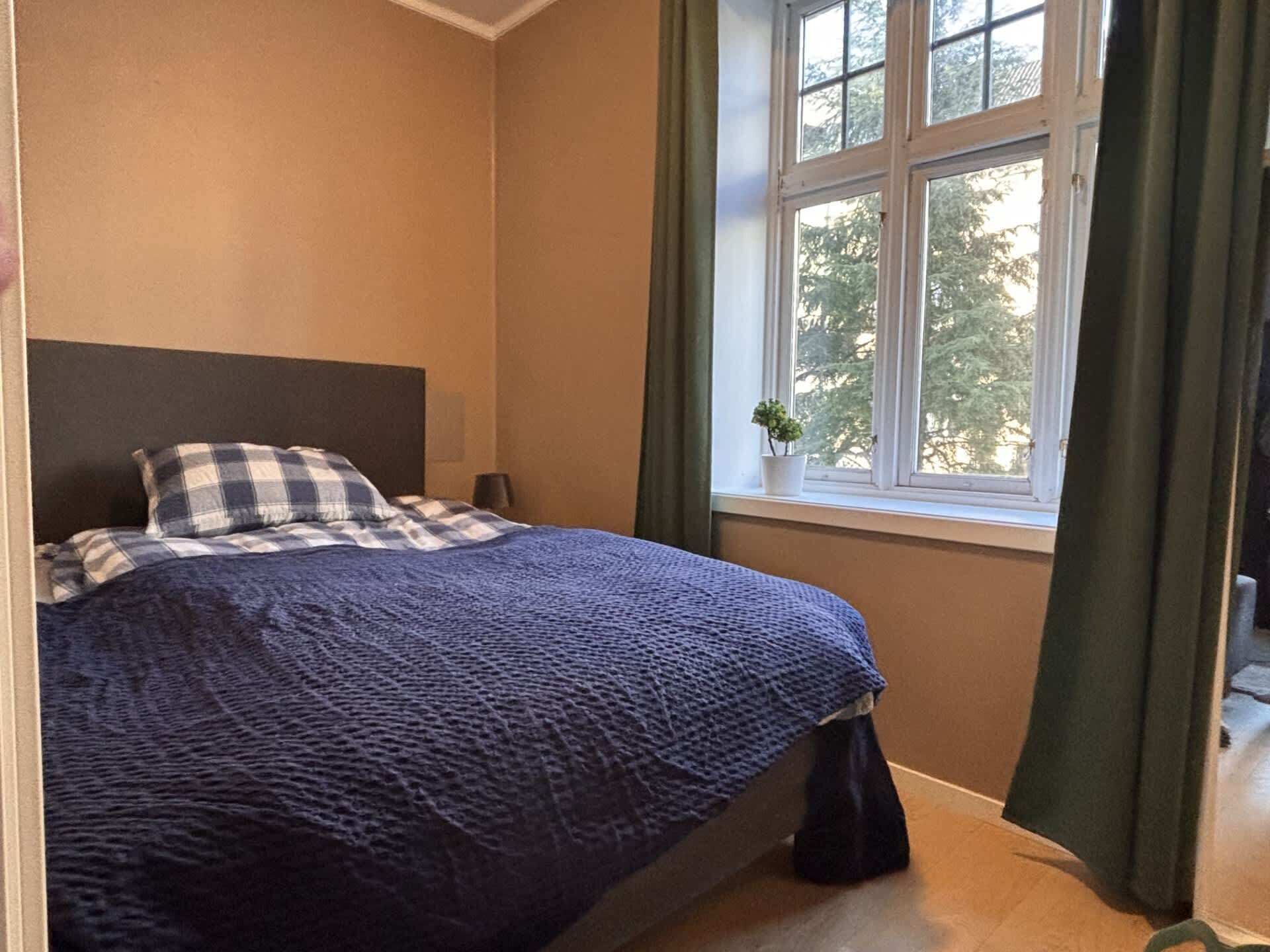 2 Schlafzimmer, Schreibtisch, Bügeleisen/Bügelbrett, WLAN