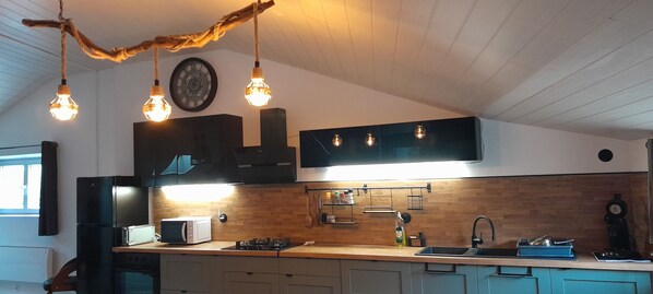 Private kitchen - Vrbo Property (Saint-Julien-de-Coppel)