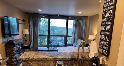 Ski-in, Chill-out Tahoe Donner Condo