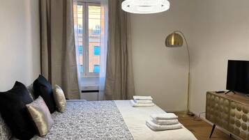 Iron/ironing board, WiFi, bed sheets