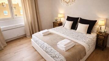 Iron/ironing board, WiFi, bed sheets