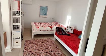 Separate ground-floor bedroom in a villa at the foot of Baou de St-Jeannet