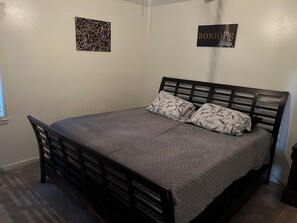 WiFi, bed sheets - Peaceful 4BR Bungalow Near Shopping Center FT Bragg & I-95 (Fayetteville)