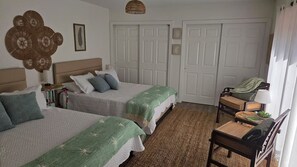 Desk, iron/ironing board, free WiFi, bed sheets - Hibiscus House - Relaxing Tropical Getaway with Pool (Fort Myers)