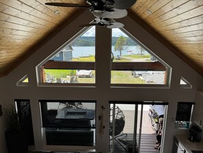 Interior - Lakefront Cottage,Hot Tub, Kayaks,Paddle Boards–ATV & Snowmobile Trails,Sleeps 6 (Lac la Hache)