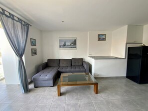 Living area - Cap sur le Grau : T3 confortable à 200 m de la plage au Grau-du-Roi (Le Grau-du-Roi)