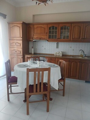 Dining - Vintage Seafront house (Argostoli)