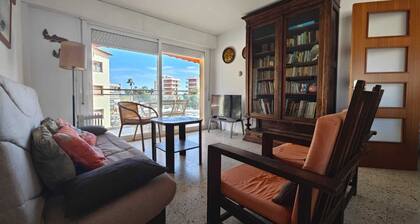 Spacious Apartment for 8 Near the Beach | Free Parking & WiFi