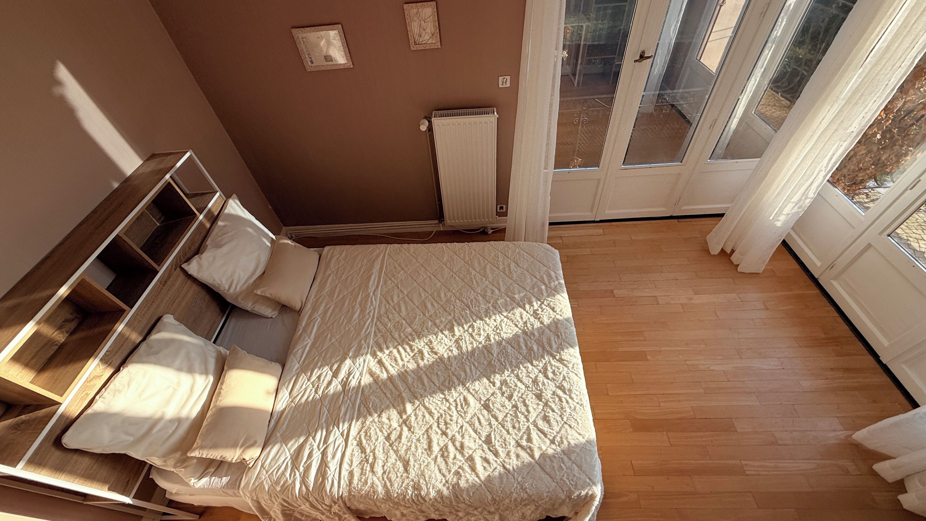 3 bedrooms, iron/ironing board, free WiFi, bed sheets