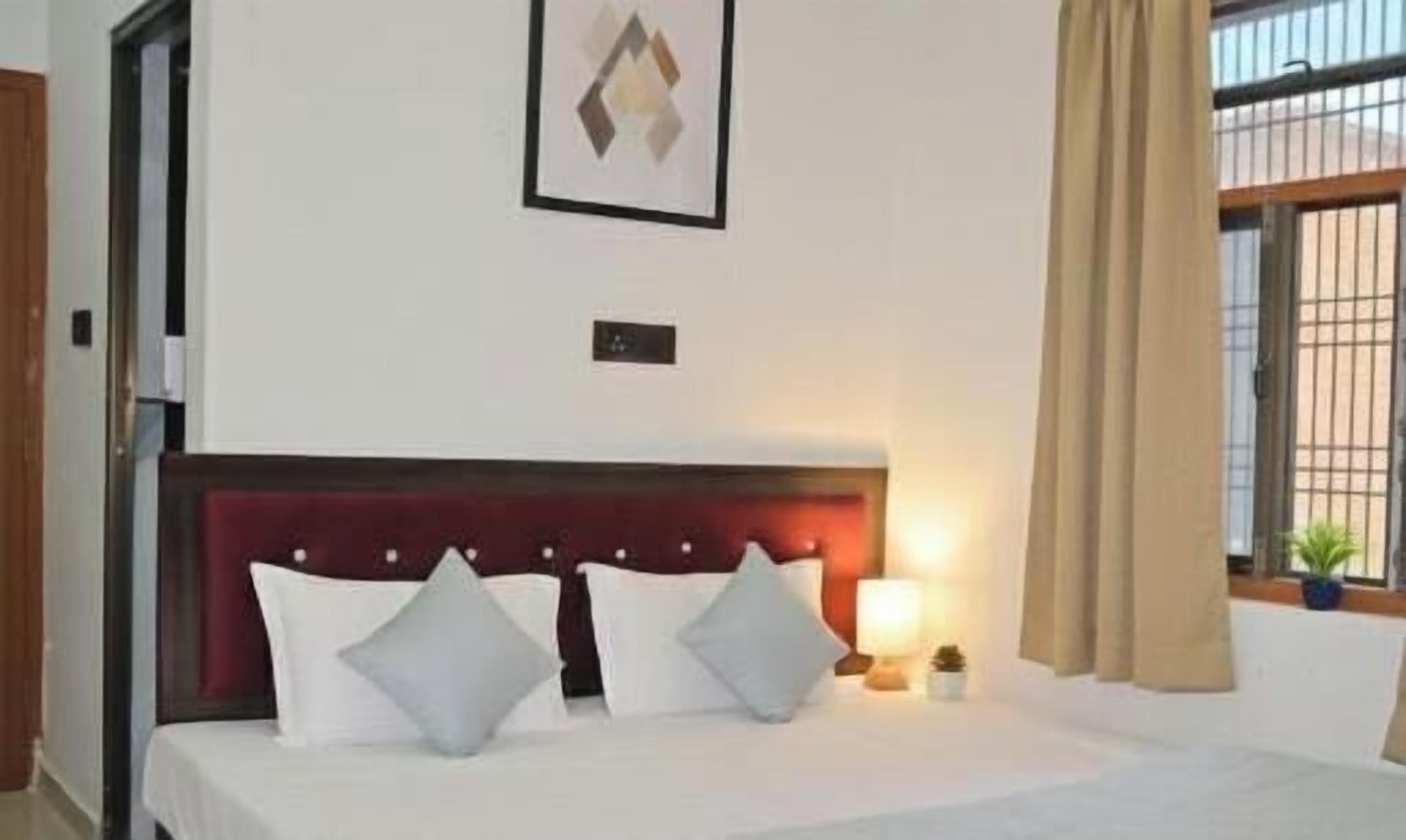 In-room safe, desk, laptop workspace, free WiFi