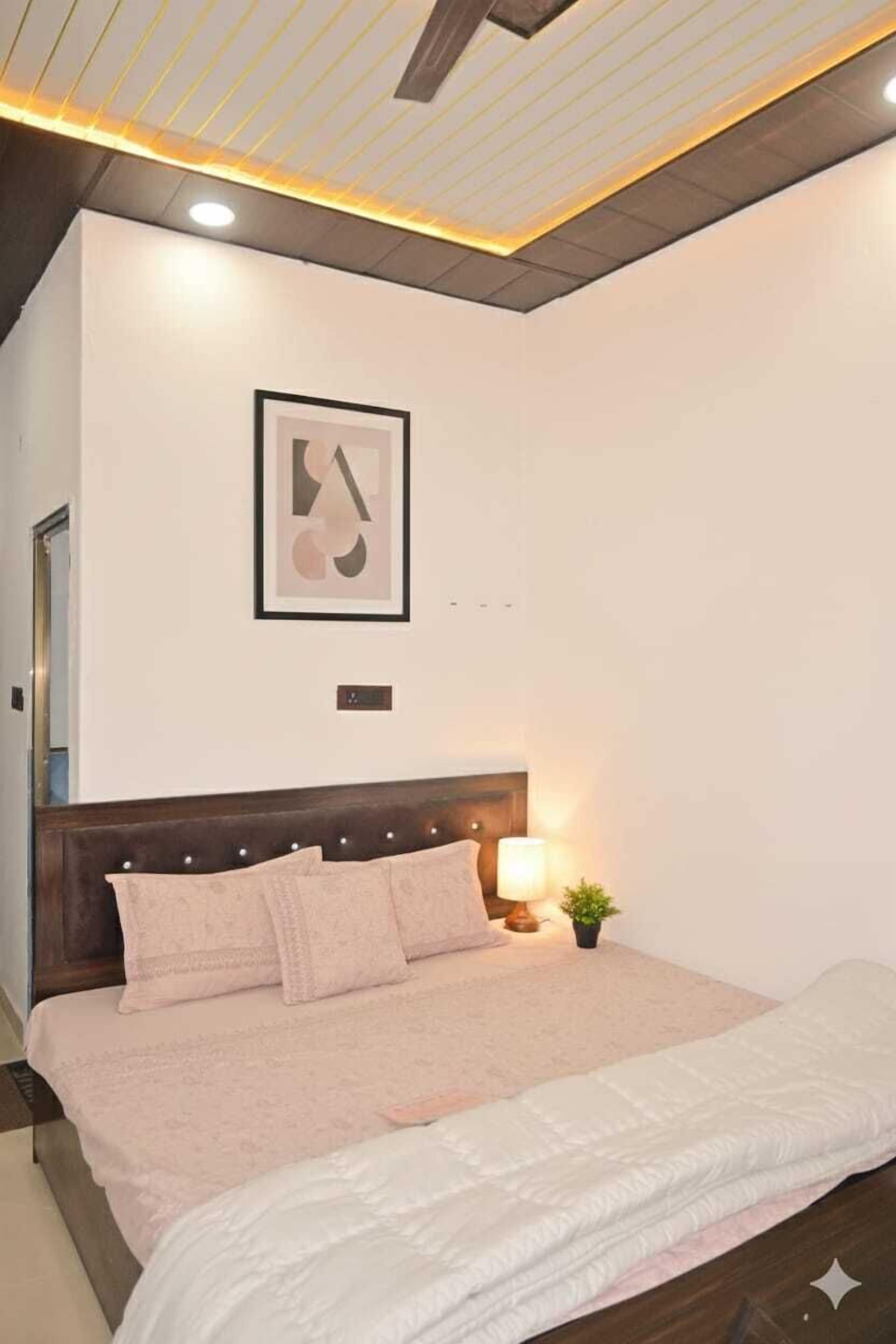 Deluxe Twin Room, Garden View | In-room safe, desk, laptop workspace, free WiFi
