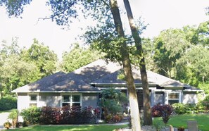 Exterior - Spacious 5BR Home on 1 Acre with Koi Pond, Pool Table Near Tampa & I-4 (Seffner)