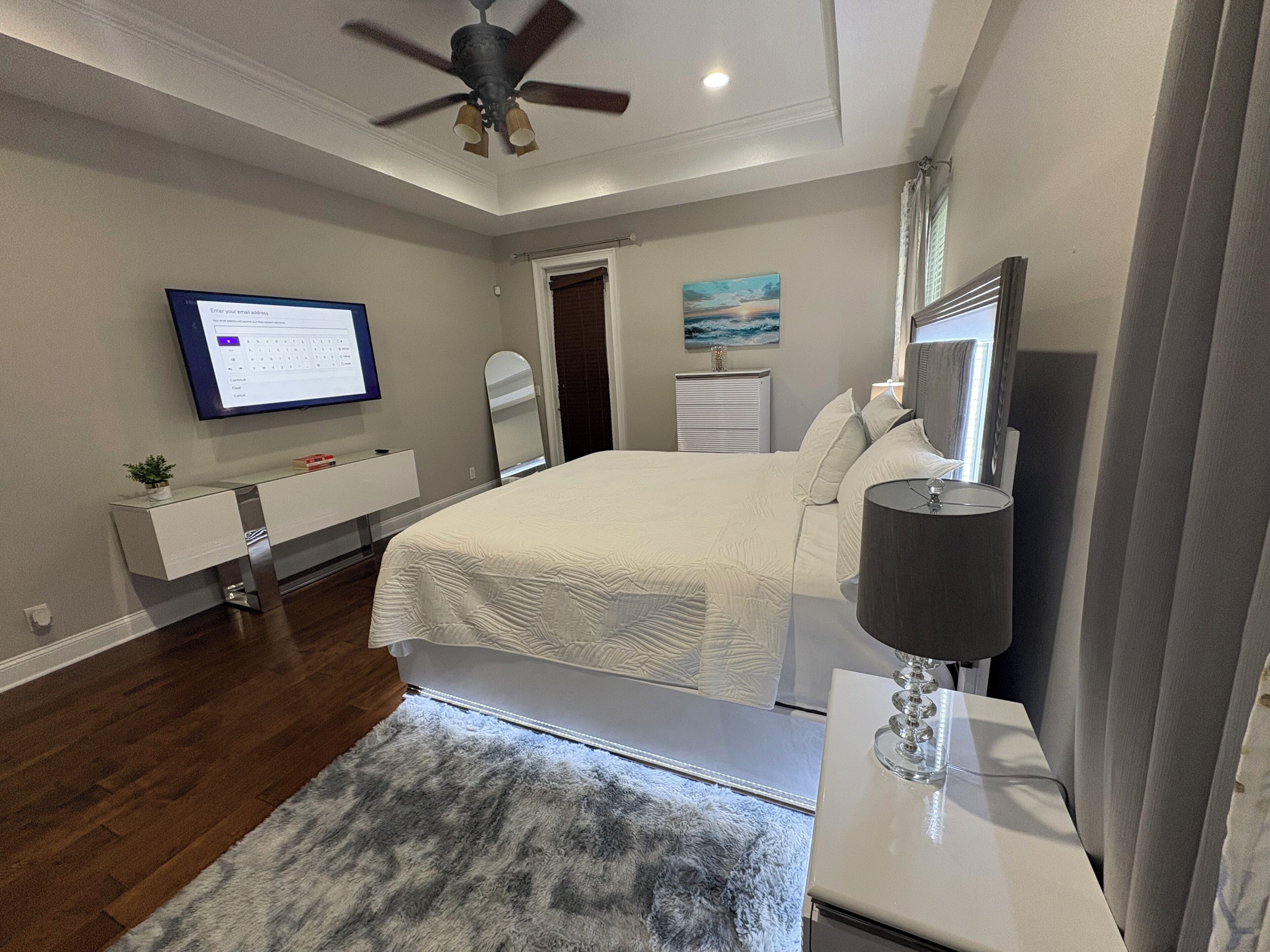 5 Schlafzimmer, Schreibtisch, Bügeleisen/Bügelbrett, Reisekinderbett