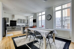Dining - Vrbo Property (Saint-Quentin)