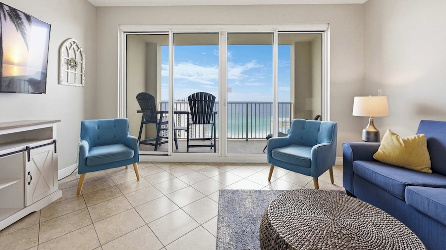 20th Floor Condo With Stunning View