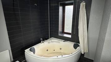 Double Room, Balcony, Pool View | Bathroom