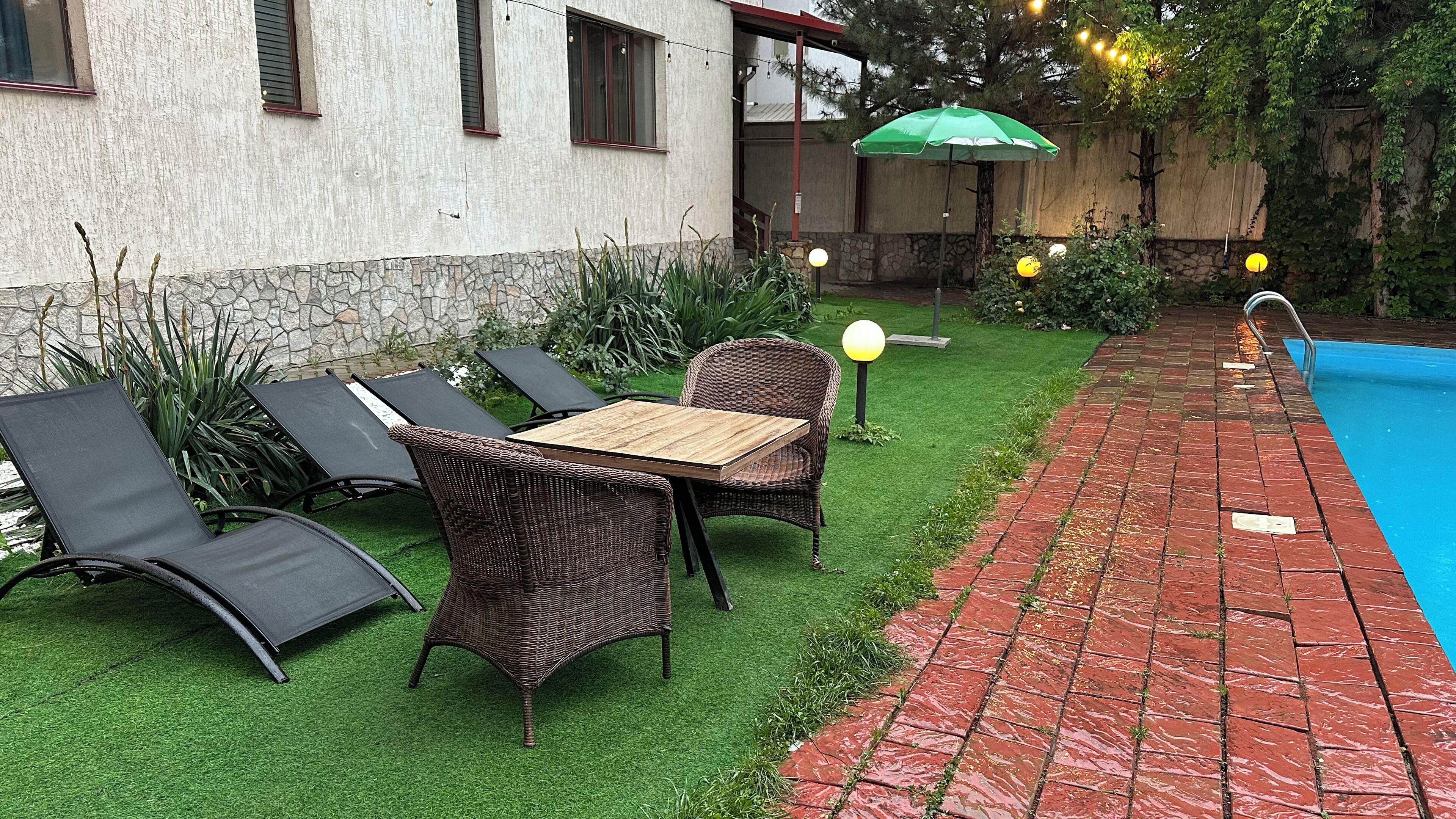 Seasonal outdoor pool, sun loungers