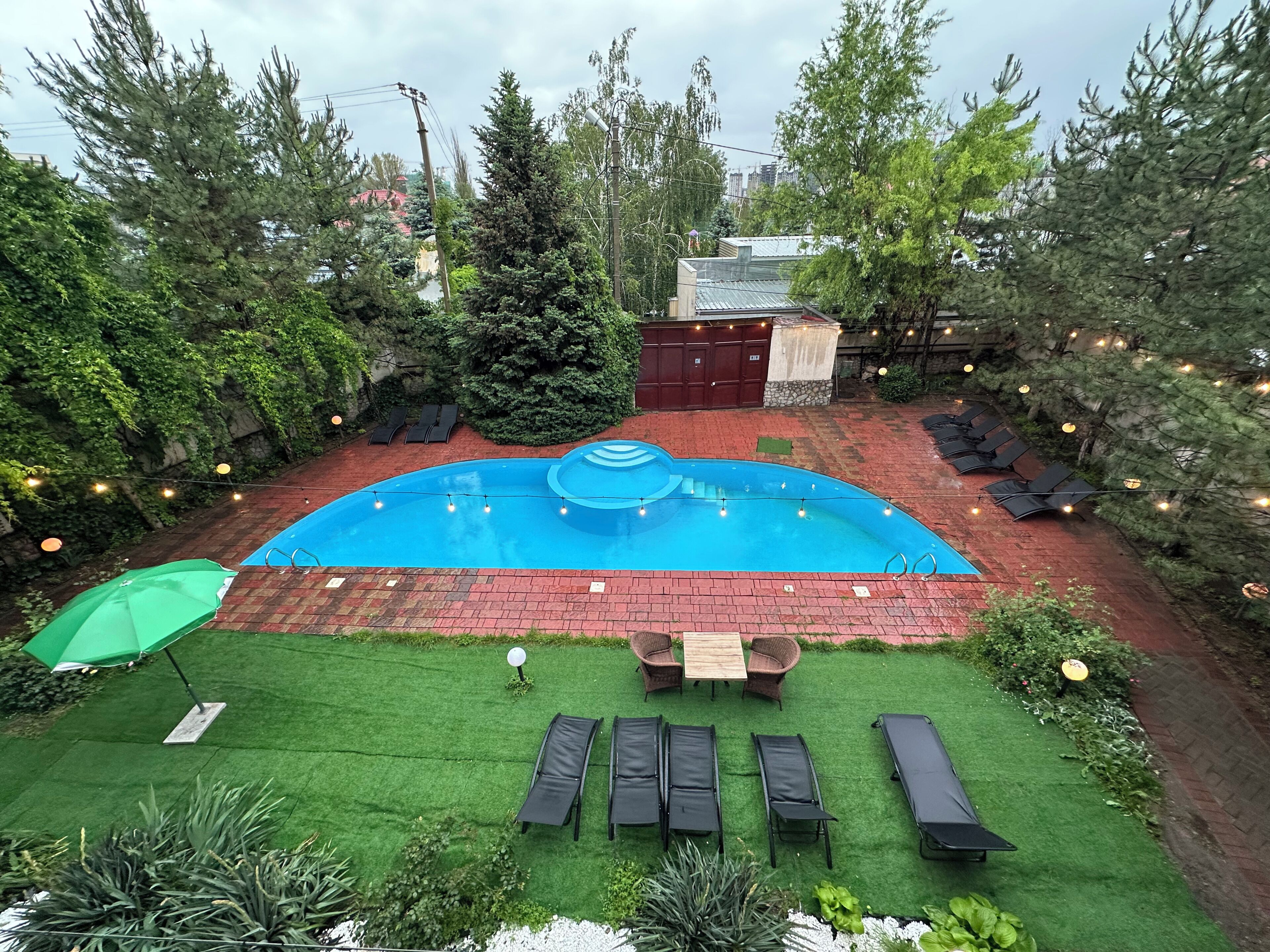 Seasonal outdoor pool, sun loungers