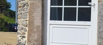 House in a farmhouse 1km from the beach.