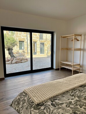 Room - Vrbo Property (Porto)