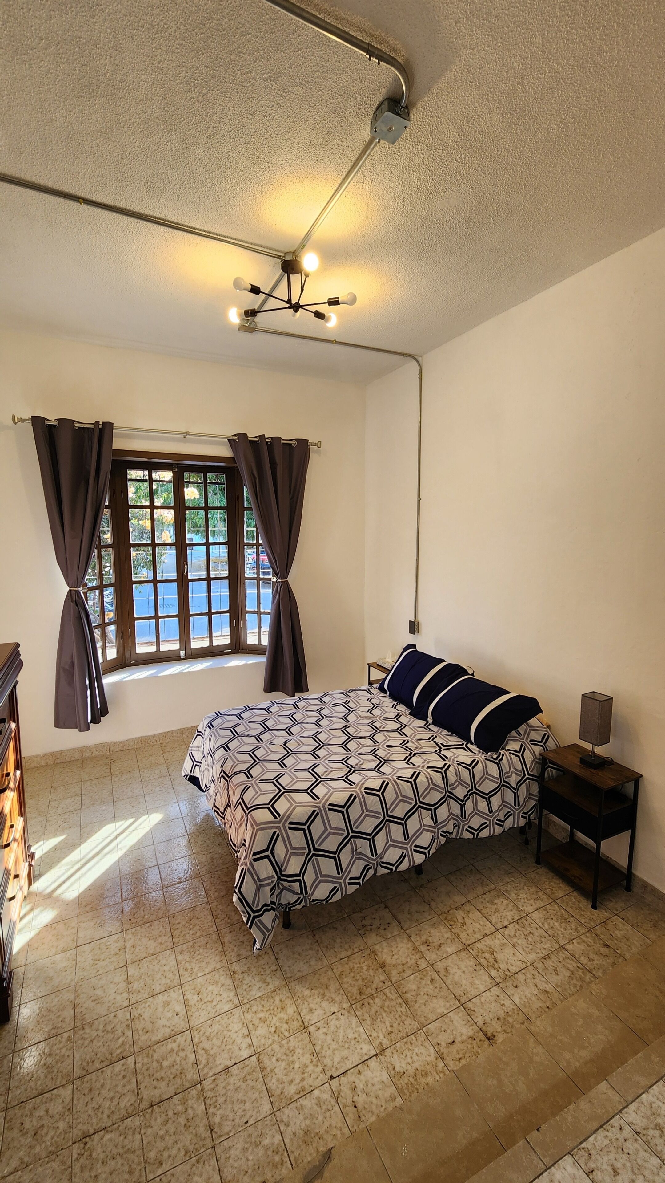 1 chambre, fer et planche à repasser, Wi-Fi, draps fournis