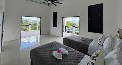 Luxury 5BR Villa with Pool & Rooftop Plunge in Treasure Beach