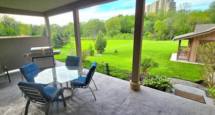Spacious Doon Retreat | Sleeps 8 | Private Yard | Near 401