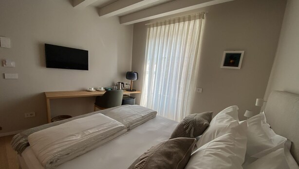 1 Schlafzimmer, Schreibtisch