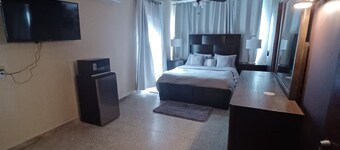Perfect 4-bedroom house with AC in charming Caguas