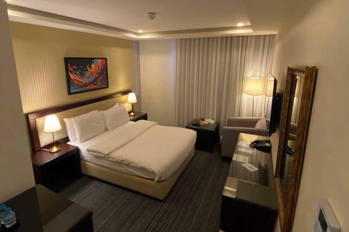 埃及棉床單、高級寢具、Select Comfort 床墊、迷你吧贈品