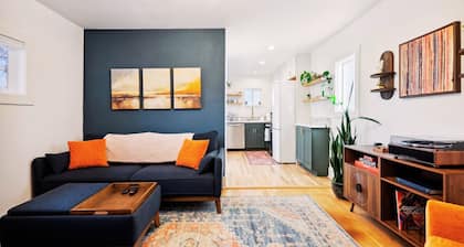 Historic Cottage with Urban Flair - A rare sancturary just minutes from Downtown