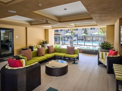 Premium 2BR Stay with Pool at Plaza