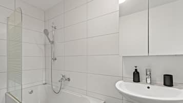 Apartament clàssic, 1 llit doble i sofà llit, balcó | Bany