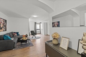 Classic Apartment, 1 Double Bed with Sofa bed | Living area