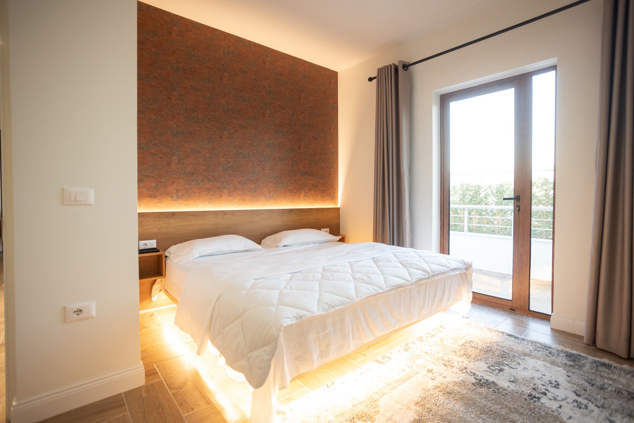 3 bedrooms, iron/ironing board, WiFi (free), bed sheets