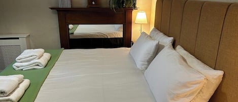 Iron/ironing board, WiFi, bed sheets