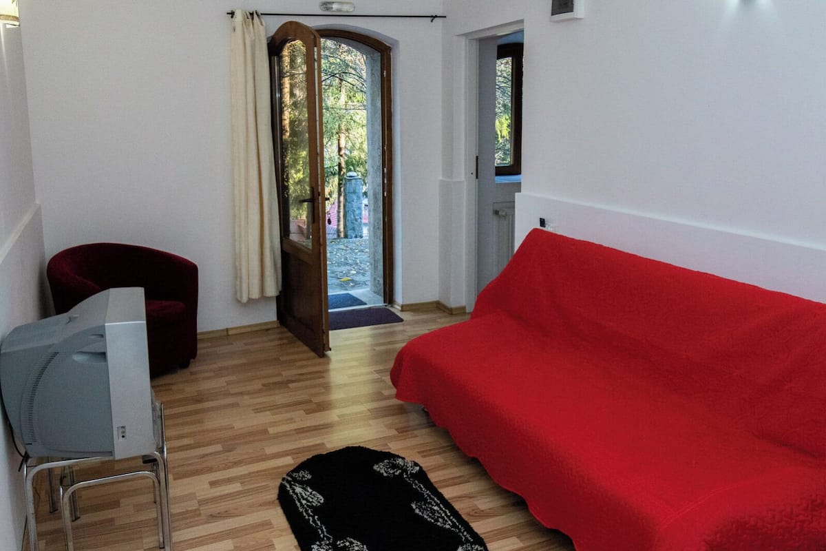 Basic Suite, Garden View | Premium bedding, free WiFi, bed sheets