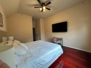 6 habitaciones, tabla de planchar con plancha, wifi y ropa de cama 