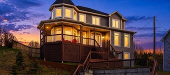 Gorgeous 4-bedroom house in St. John's perfect for families