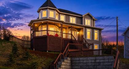 Gorgeous 4-bedroom house in St. John's perfect for families