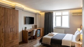 Desk, laptop workspace - Full Moon Butik HOTEL (İstanbul)